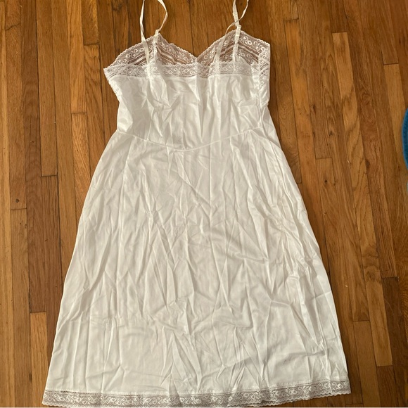 Vintage Sears Elegant White Lace Chemise - Picture 4 of 8